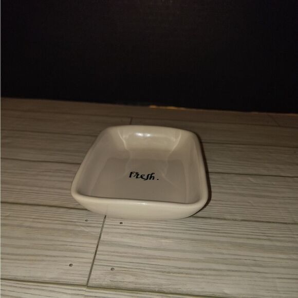 Rae Dunn Artisan Collection by Magenta Fresh Condiments / Soap Or Trinket Dish - Picture 3 of 8